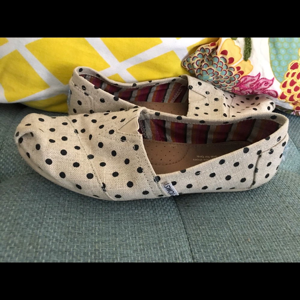 Toms polka dot 7.5 women’s shoes black khaki beige